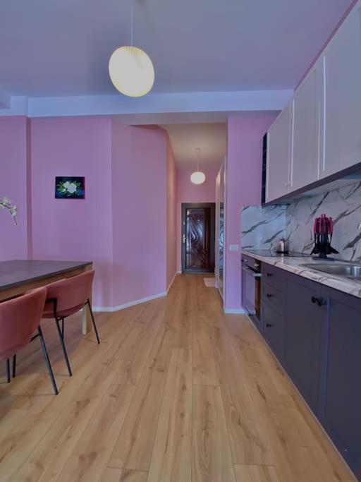 Coral Apartment - City Center ติรานา ภายนอก รูปภาพ