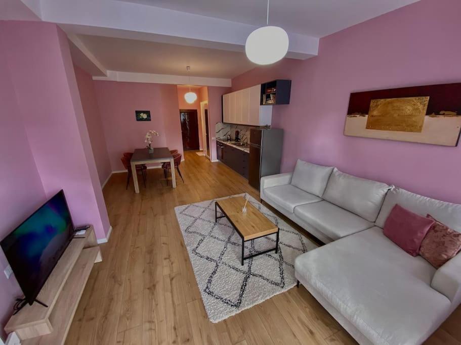 Coral Apartment - City Center ติรานา ภายนอก รูปภาพ